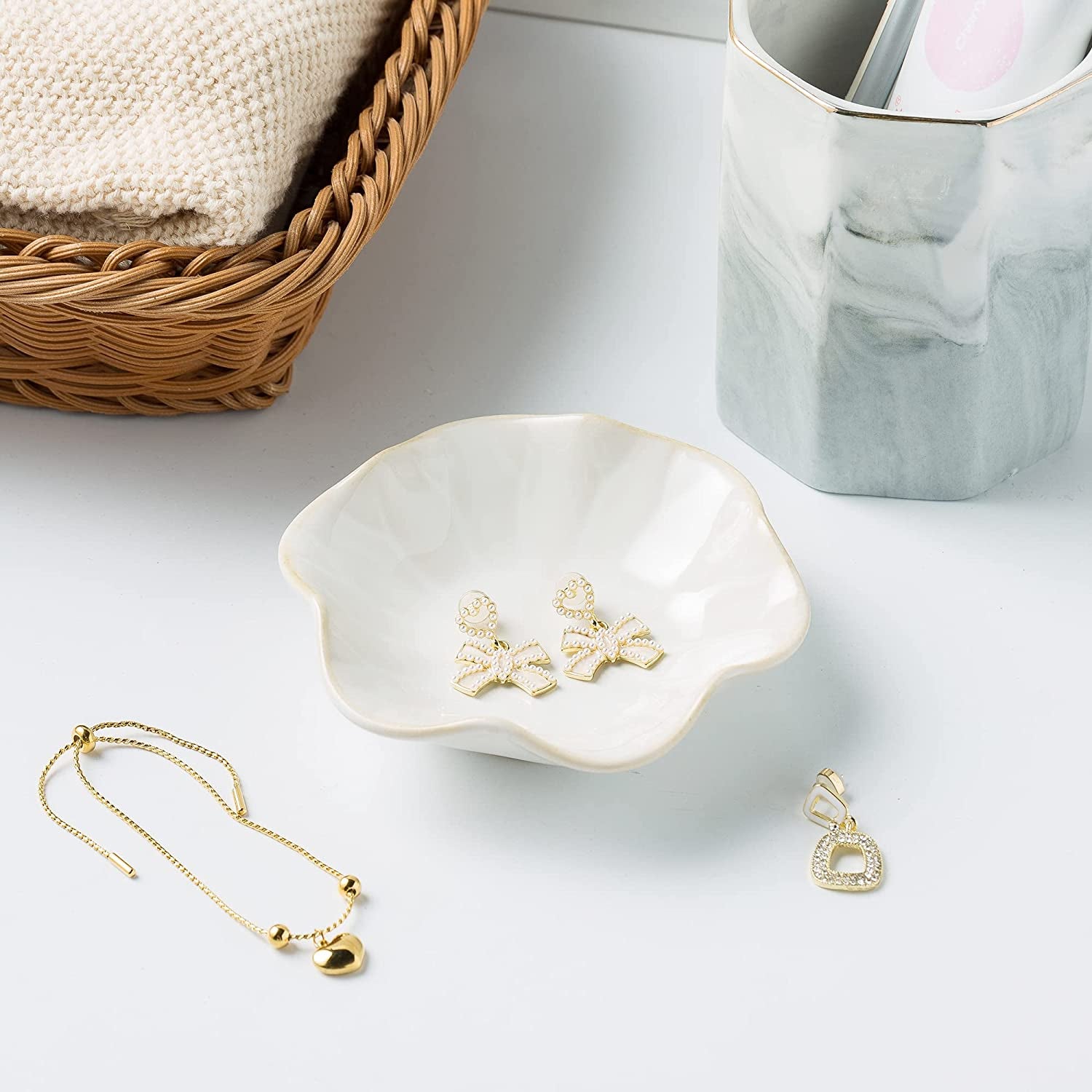 Jewelry Dish Tray, Ring Dish, Ceramic Trinket Tray, Key Bowl | Decorative Plate Style Keeps Earrings, Necklaces and Small Items Easy to See, Suited for Friends, Daughters and Mothers.